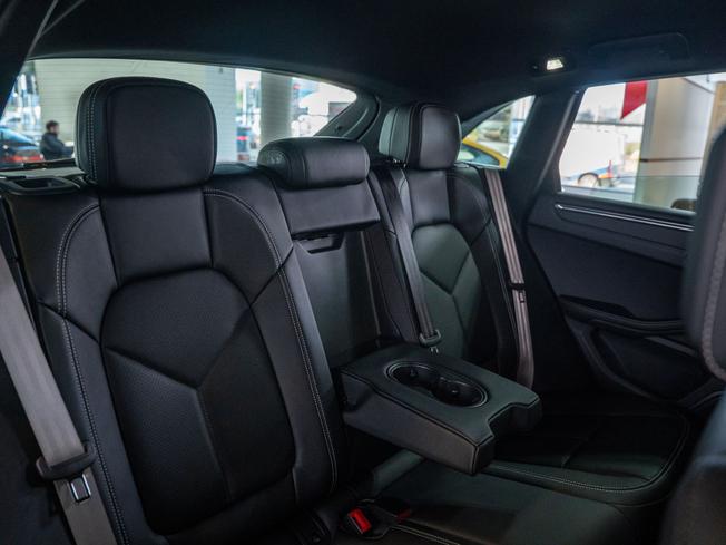 PORSCHE Macan Photo 14