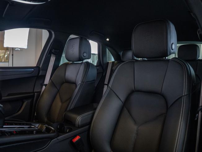 PORSCHE Macan Photo 16