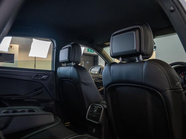PORSCHE Macan Photo 19