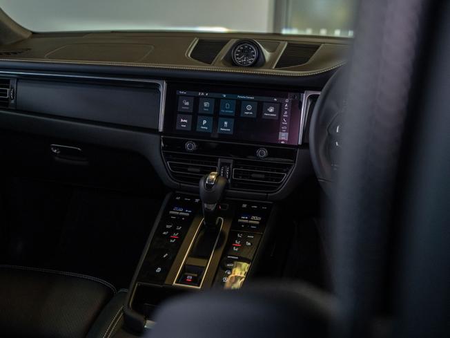 PORSCHE Macan Photo 24