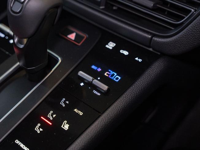 PORSCHE Macan Photo 25