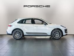 PORSCHE Macan Photo 5