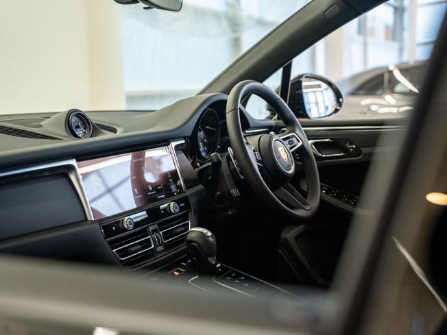 PORSCHE Macan Photo 10