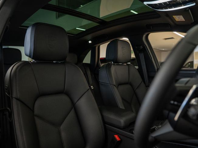 PORSCHE Macan Photo 12