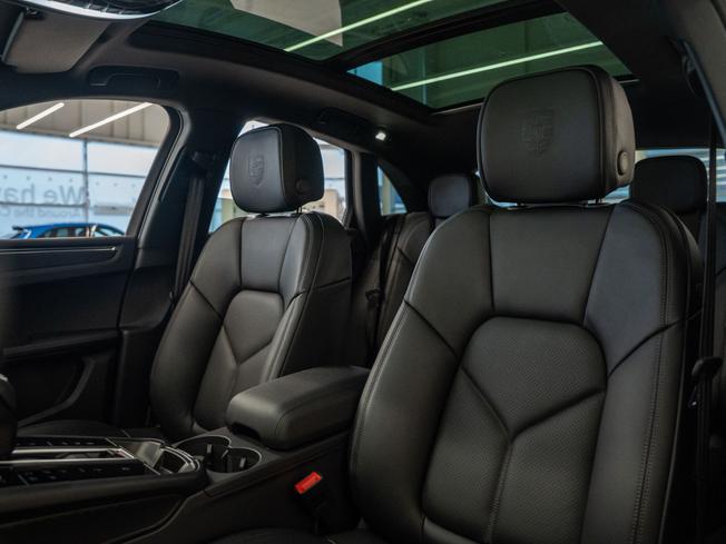 PORSCHE Macan Photo 17