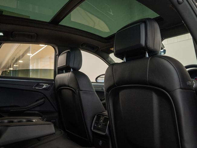 PORSCHE Macan Photo 19