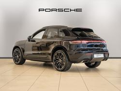 PORSCHE Macan Photo 2