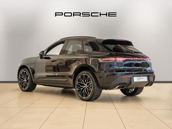 PORSCHE Macan Photo 2