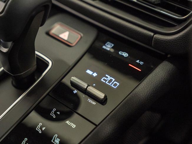 PORSCHE Macan Photo 22