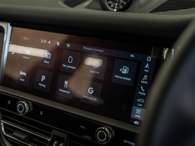 PORSCHE Macan Photo 25