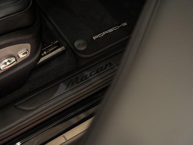 PORSCHE Macan Photo 27