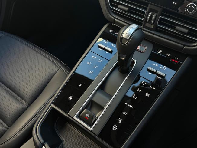 PORSCHE Macan Photo 15