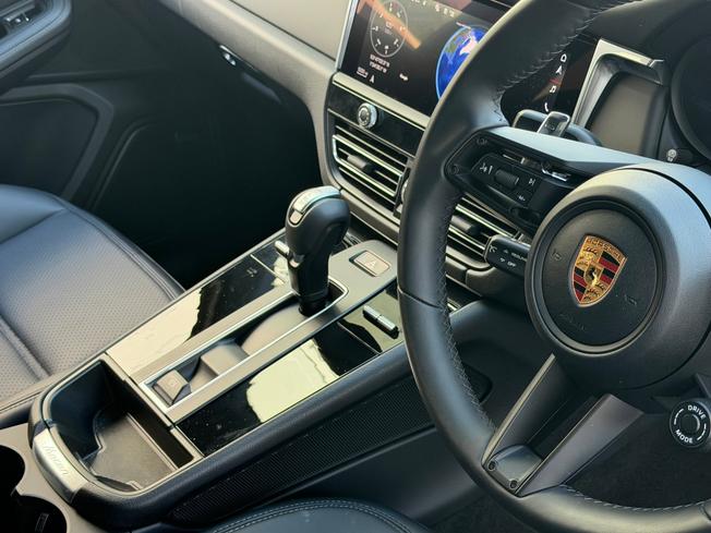 PORSCHE Macan Photo 20