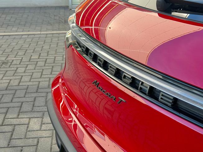 PORSCHE Macan Photo 32