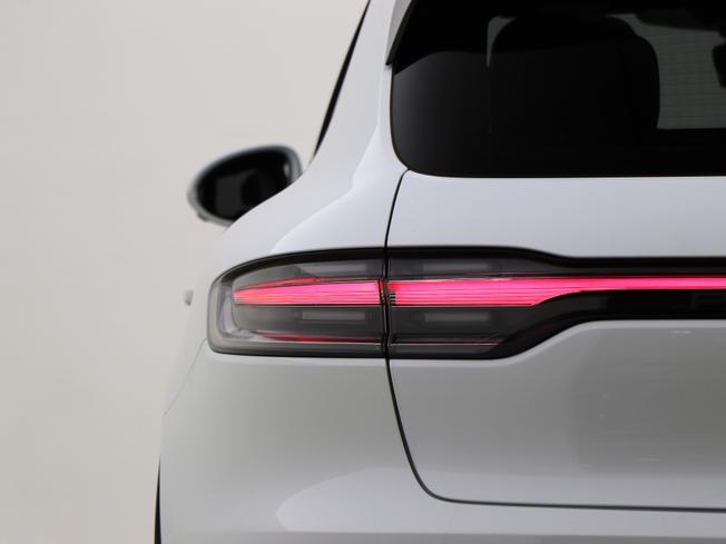 PORSCHE Macan Photo 18