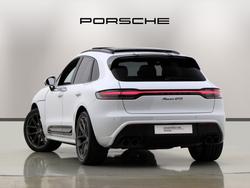 PORSCHE Macan Photo 2