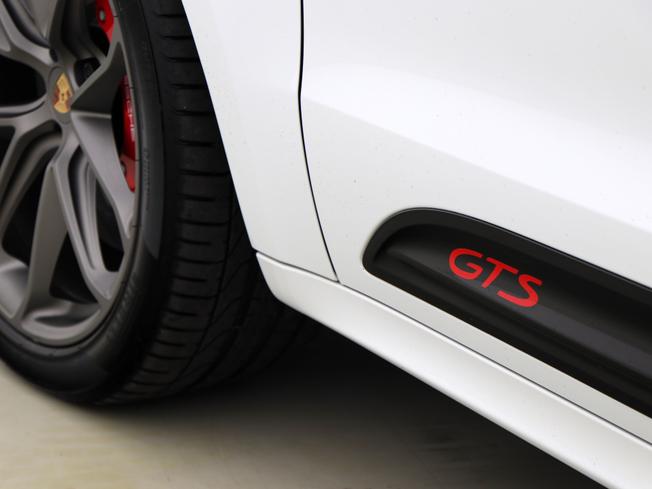 PORSCHE Macan Photo 21
