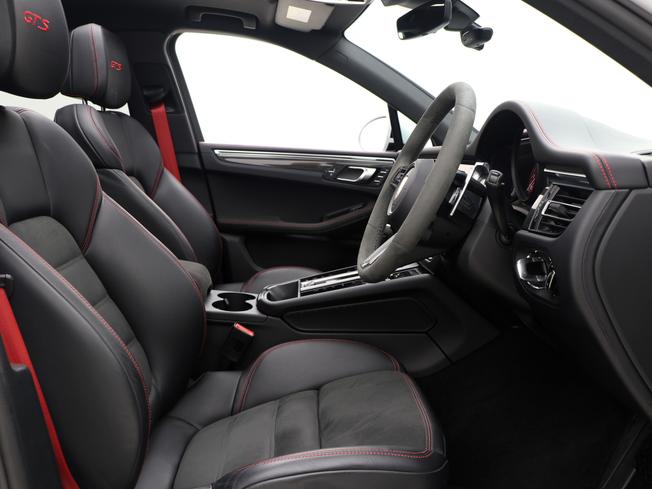 PORSCHE Macan Photo 44