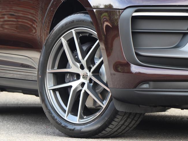 PORSCHE Macan Photo 16