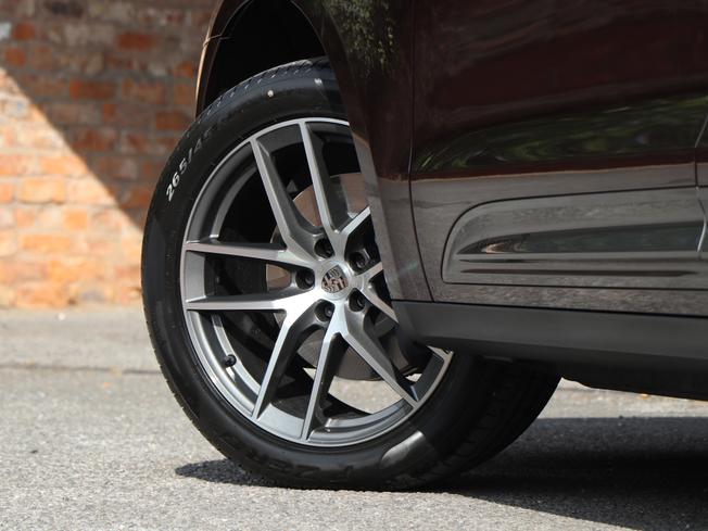 PORSCHE Macan Photo 17