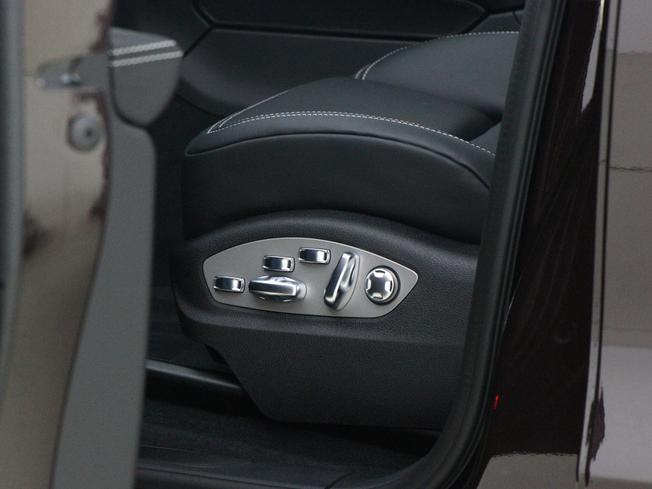 PORSCHE Macan Photo 31