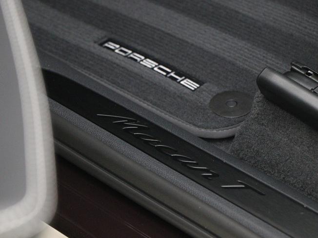 PORSCHE Macan Photo 32