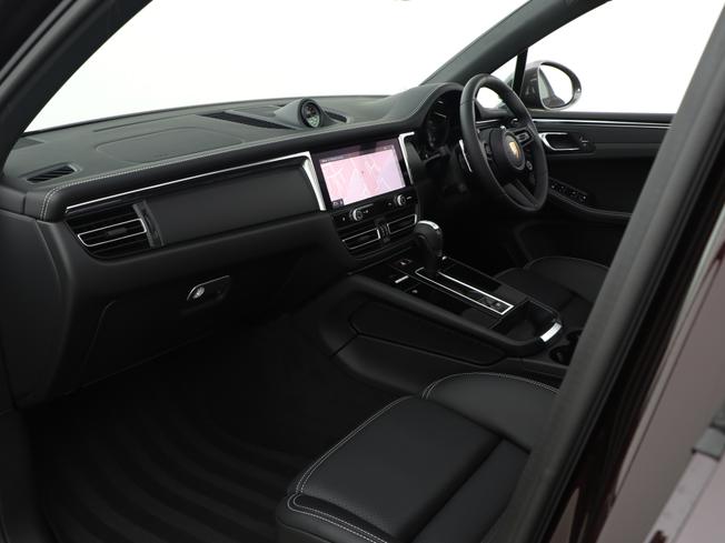 PORSCHE Macan Photo 33