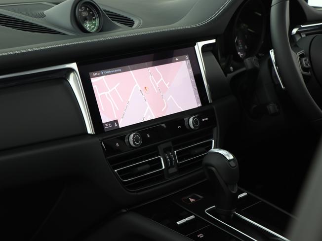 PORSCHE Macan Photo 34