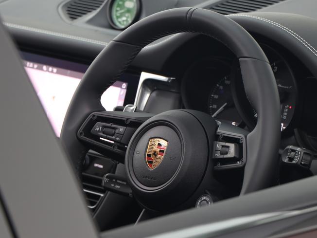 PORSCHE Macan Photo 36