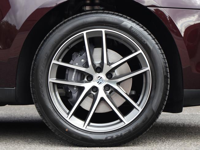 PORSCHE Macan Photo 4