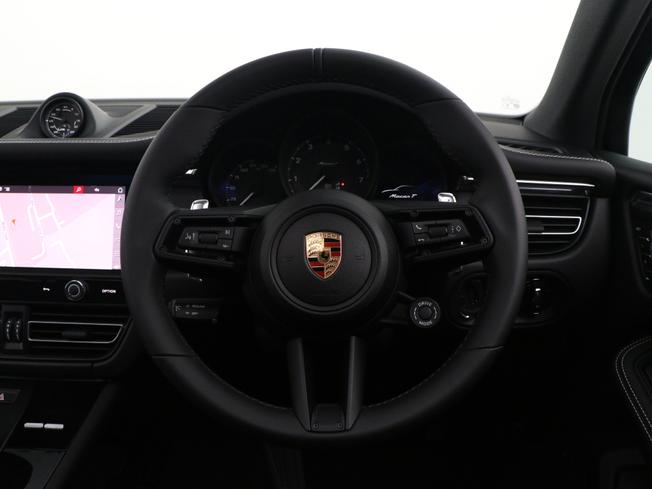 PORSCHE Macan Photo 43