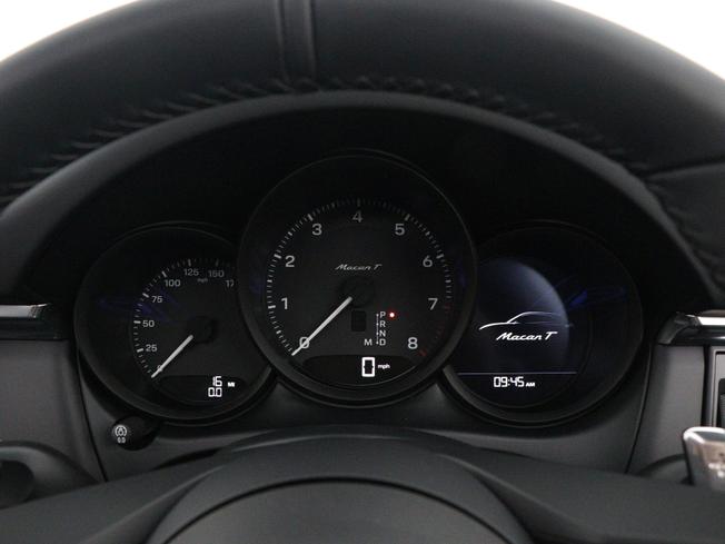 PORSCHE Macan Photo 44