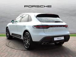 PORSCHE Macan Photo 2
