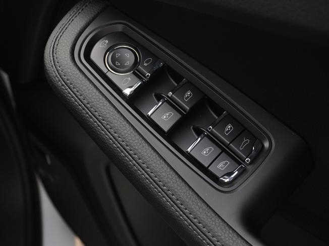 PORSCHE Macan Photo 22
