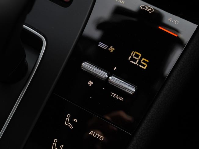 PORSCHE Macan Photo 24