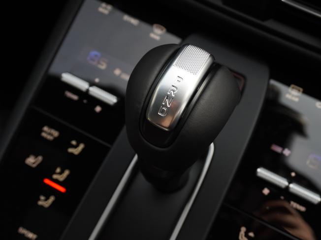 PORSCHE Macan Photo 25