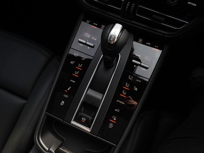 PORSCHE Macan Photo 29