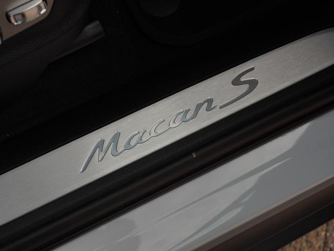 PORSCHE Macan Photo 31