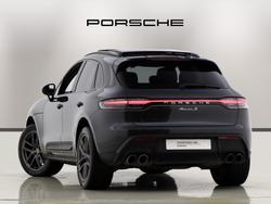 PORSCHE Macan Photo 2
