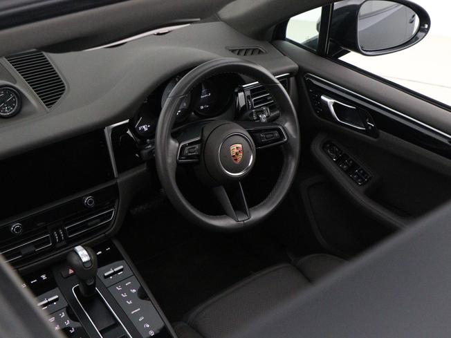 PORSCHE Macan Photo 27