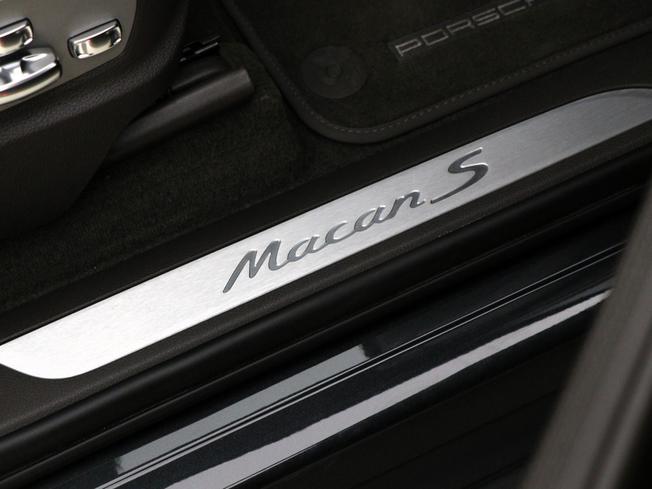 PORSCHE Macan Photo 33
