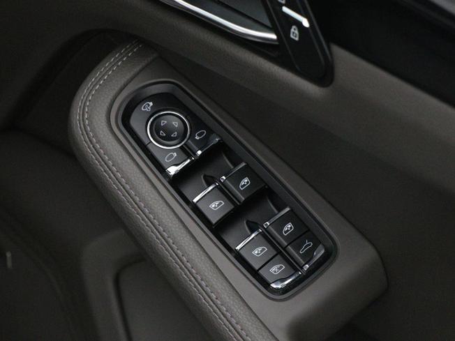 PORSCHE Macan Photo 34