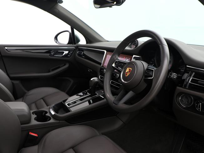 PORSCHE Macan Photo 36