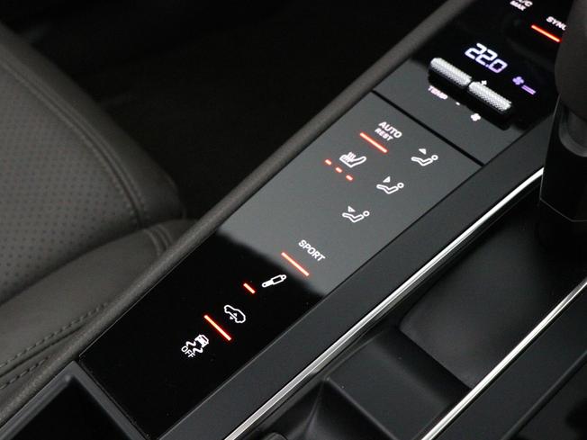 PORSCHE Macan Photo 45