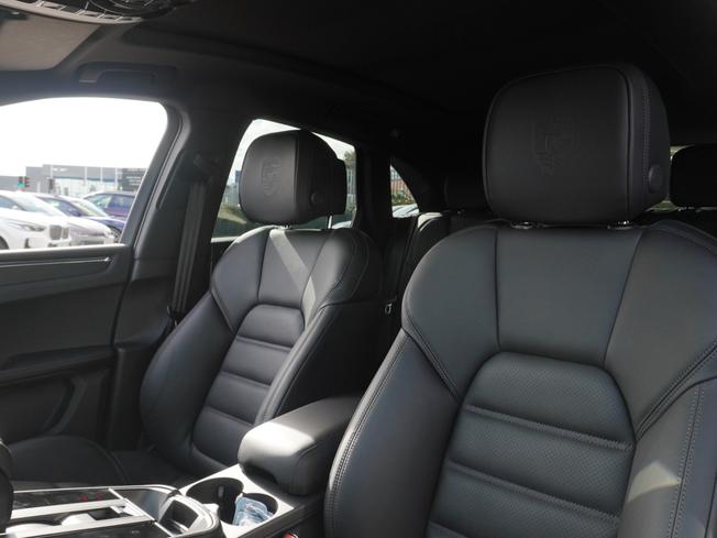 Porsche Macan Photo 11