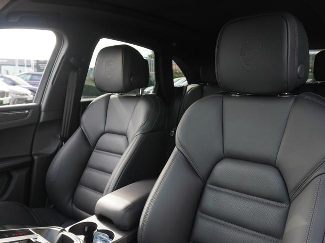 Porsche Macan Photo 12