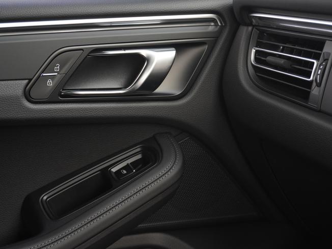Porsche Macan Photo 21