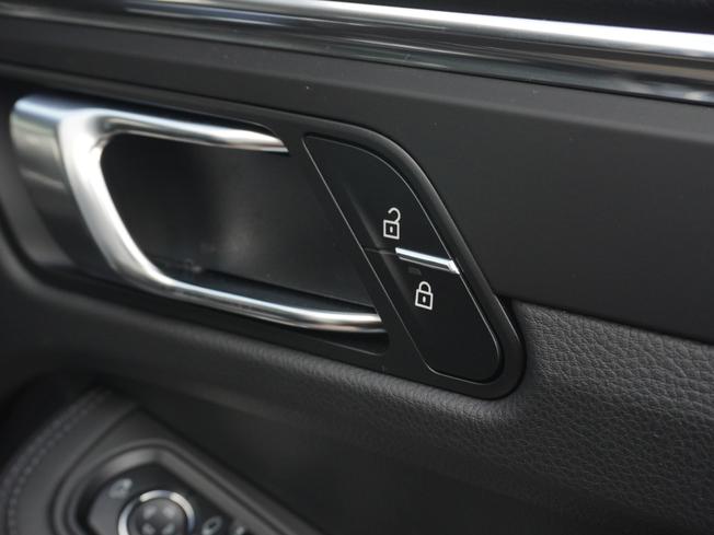 Porsche Macan Photo 22