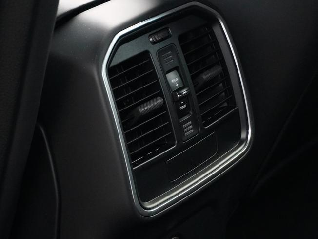Porsche Macan Photo 33