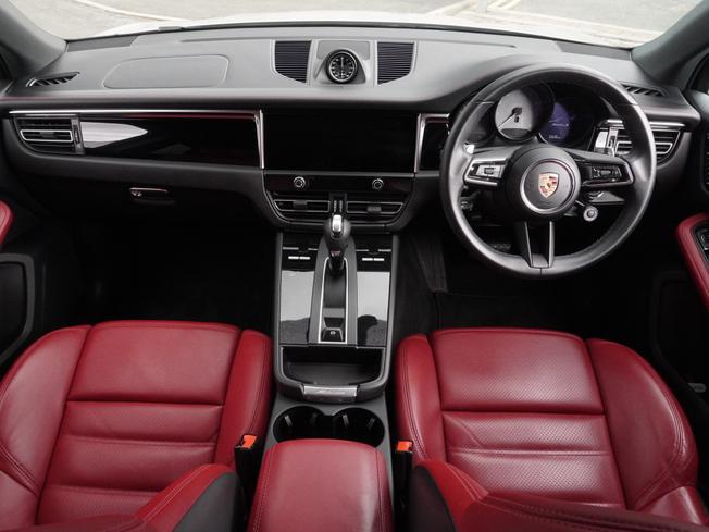 PORSCHE Macan Photo 11